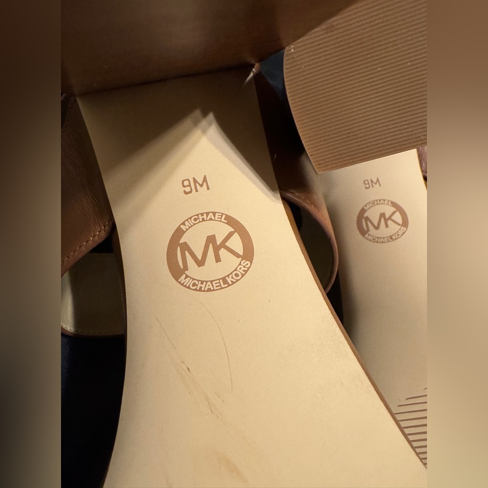 NWOT Michael Kors Becker T-Strap Platform Brown Leather Sandals Size 9 - Picture 8 of 10